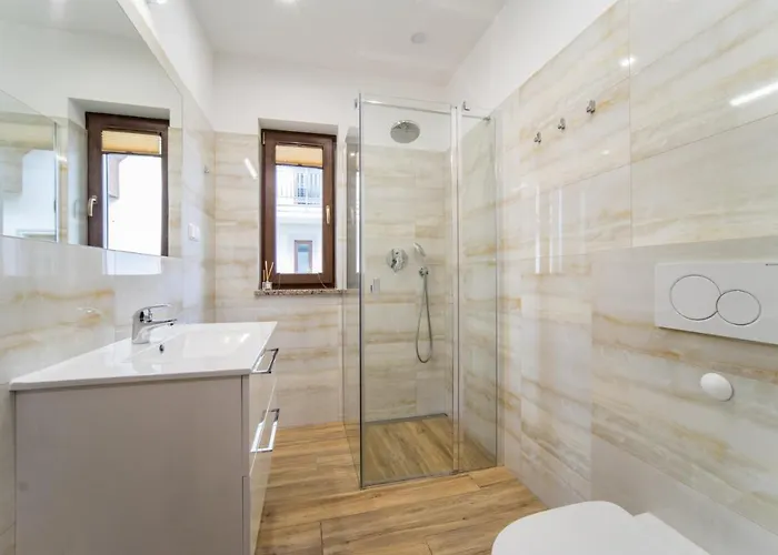 Aston Lägenhetshotell 4*