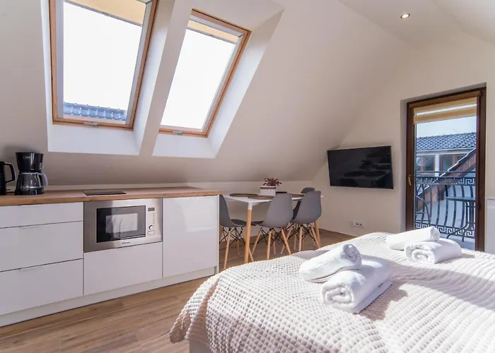 Aston Lägenhetshotell