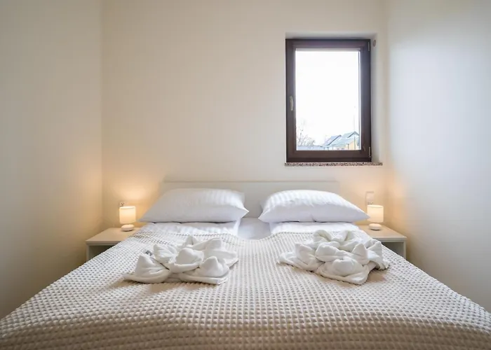 Aston Lägenhetshotell